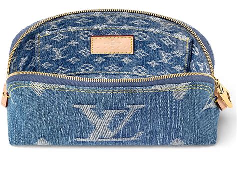 Products by Louis Vuitton: Pochette Cosmetique PM